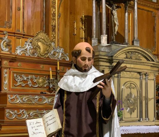 Regalo de una imagen de San Juan de la Cruz a las Carmelitas para celebrar la Solemnidad de este Doctor de la Iglesia Regalo de una imagen de San Juan de la Cruz a las Carmelitas en Cuba